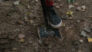 Faire des Trous dans la Terre