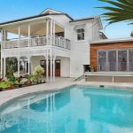 Distance respecter entre une piscine et une maison
