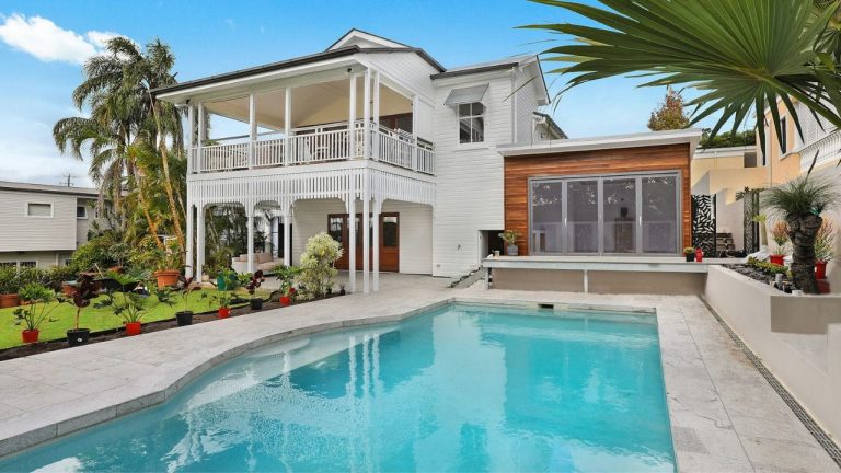 Distance respecter entre une piscine et une maison